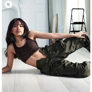 Olive Varenne Joggers size Small